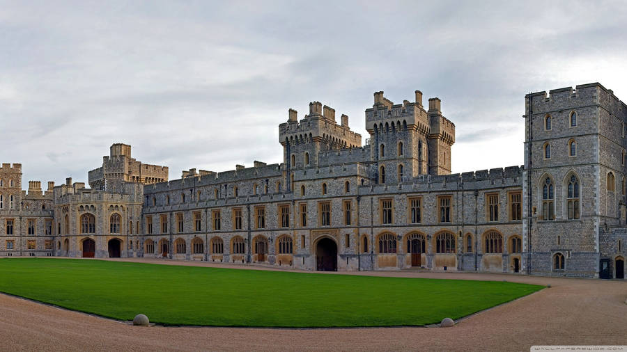 Majestic View Of Windsor Castle Courtyard Wallpaper