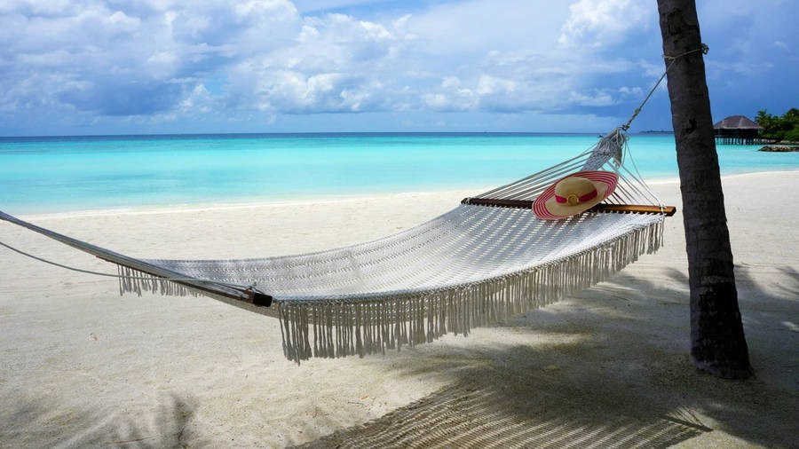 Maldives Beachside Hammock Wallpaper