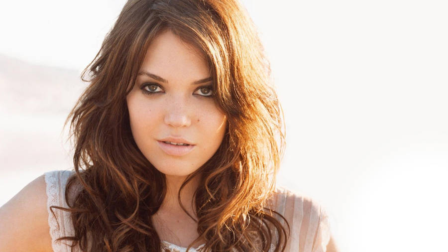 Mandy Moore Long Wavy Hair Wallpaper