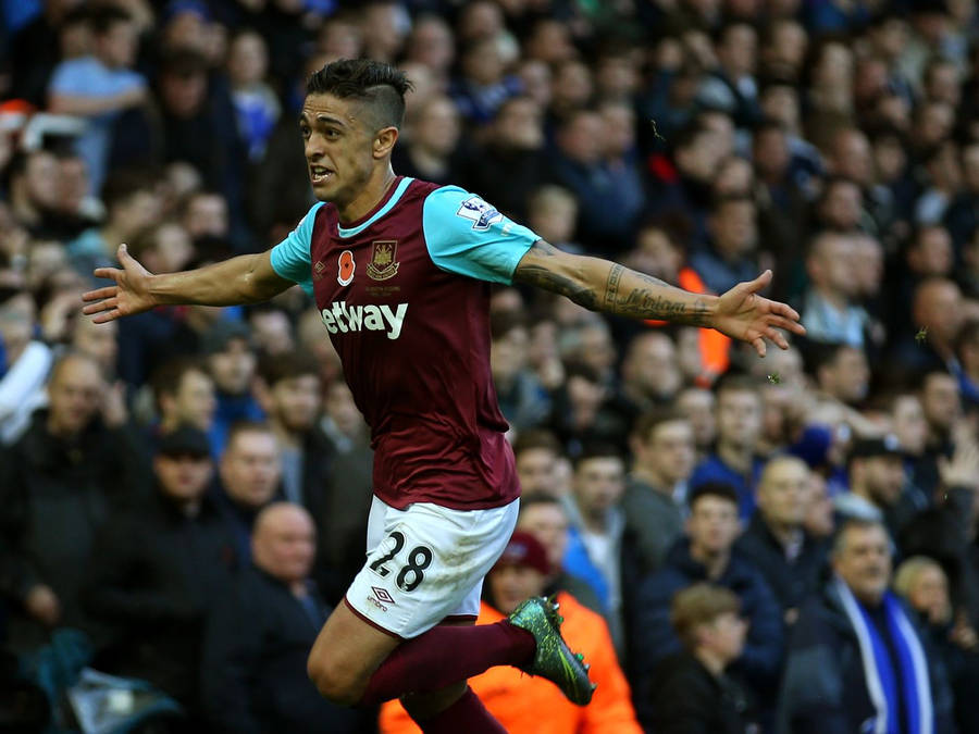 Manuel Lanzini Celebratory Run Wallpaper