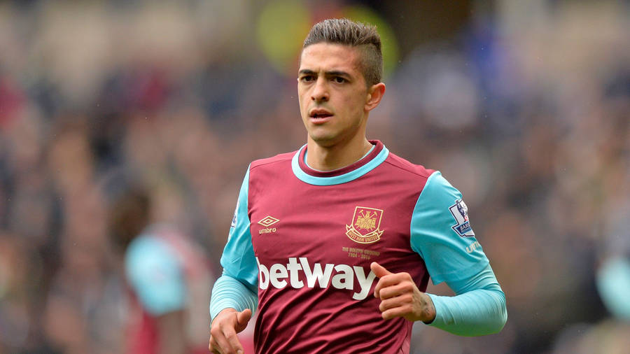 Manuel Lanzini Looking Annoyed Wallpaper