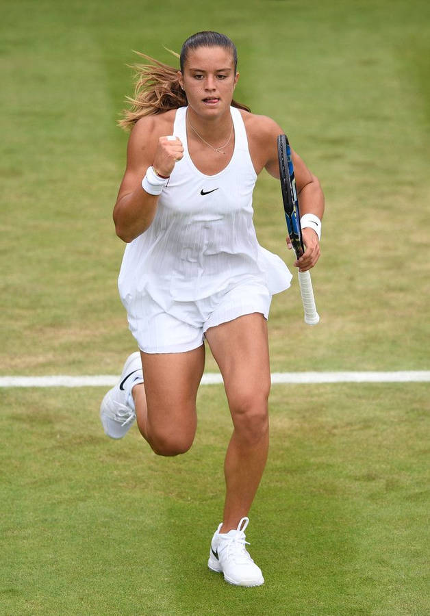 Maria Sakkari Running On The Court Wallpaper