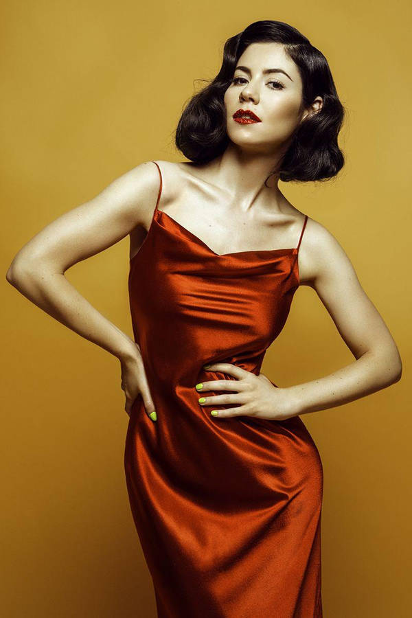 Marina And The Diamonds Vivid In Red Wallpaper