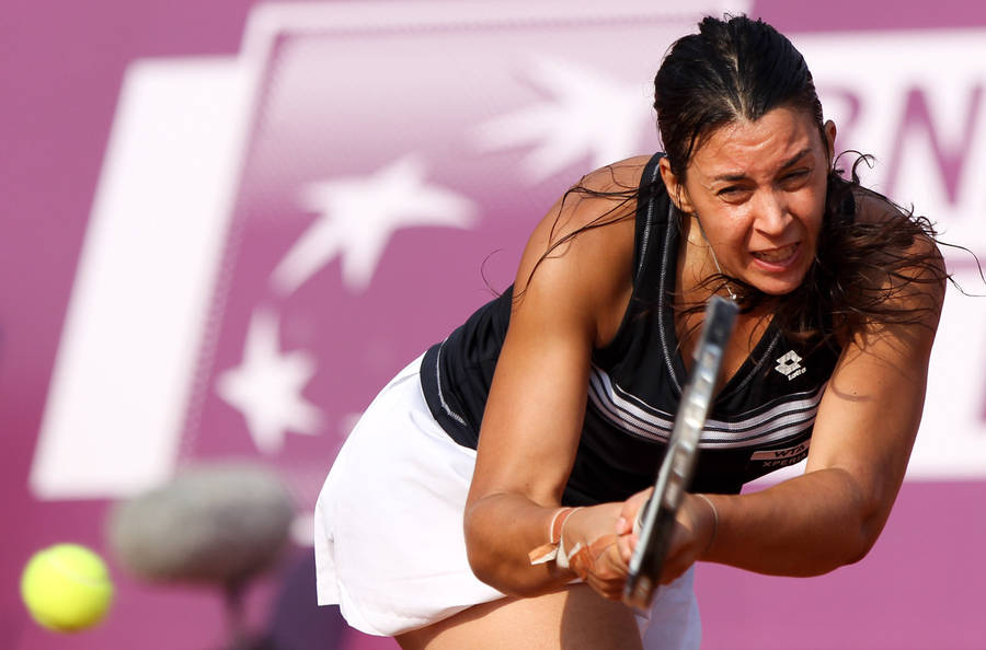 Marion Bartoli Hunched Forward Wallpaper