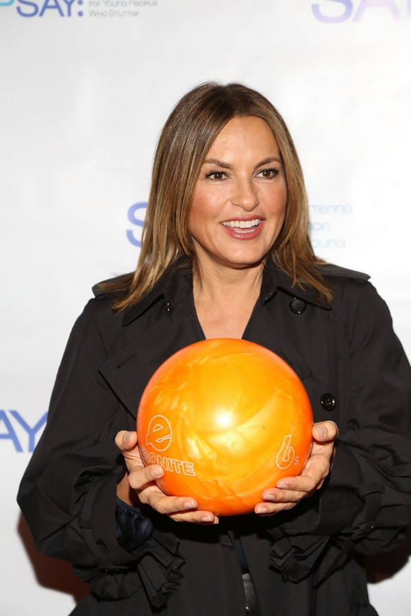 Mariska Hargitay All-star Bowling 2018 Wallpaper