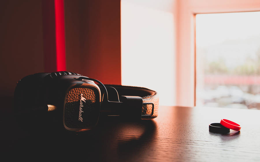 Marshall Headphone On Table Wallpaper