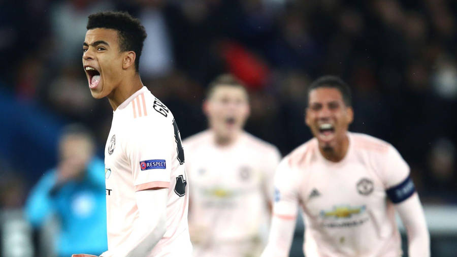 Mason Greenwood White Teammates Wallpaper