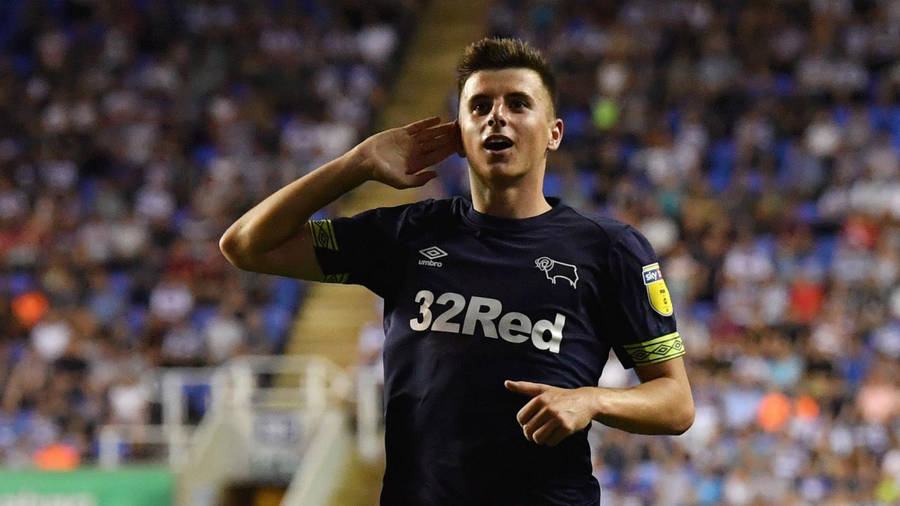 Mason Mount In Black Saluting Wallpaper