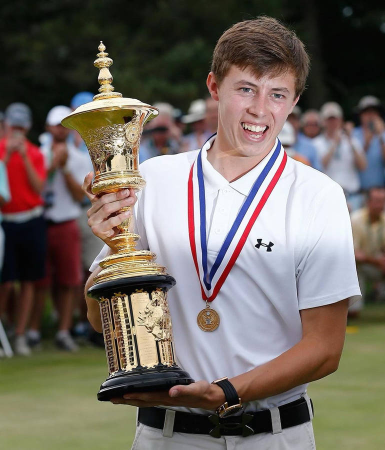 Matt Fitzpatrick British Masters Golf Trophy Wallpaper