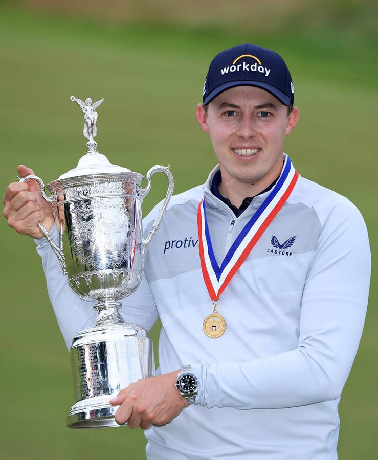 Matt Fitzpatrick Us Open Golf 2022 Trophy Wallpaper