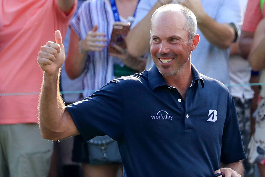 Matt Kuchar Flashing A Thumbs-up Sign Wallpaper