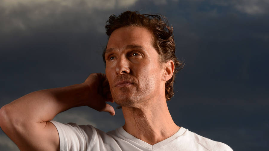 Matthew Mcconaughey In Plain White Shirt Wallpaper