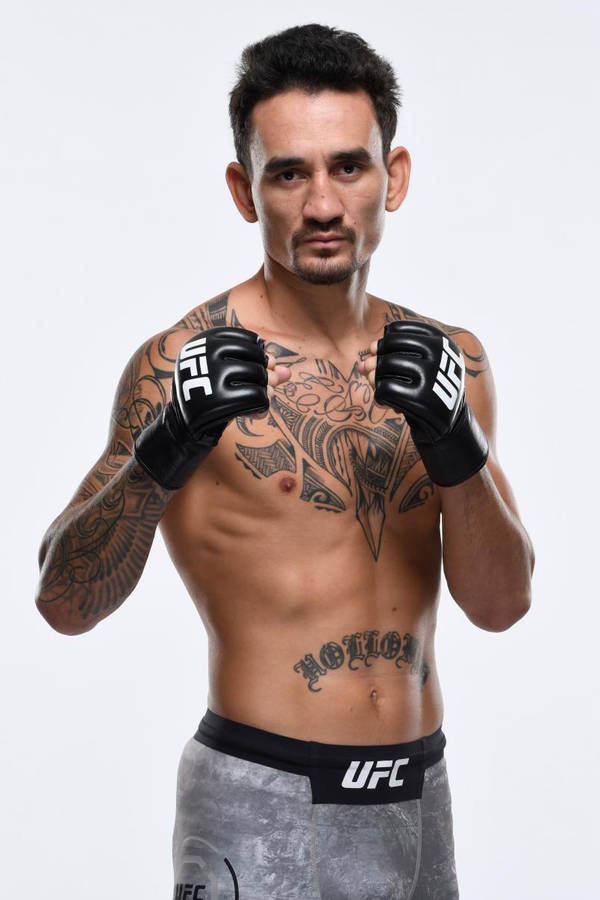 Max Holloway Ufc Gloves Wallpaper