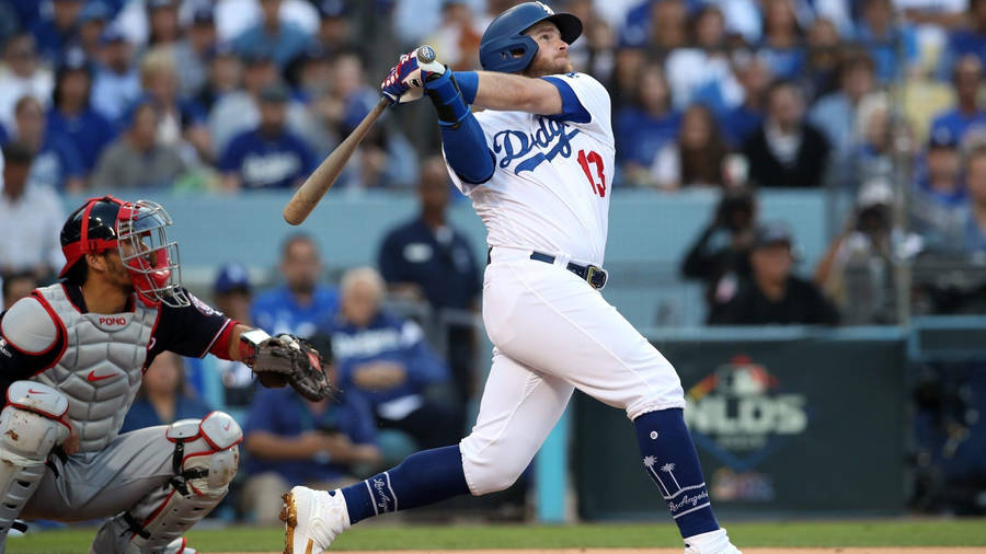 Max Muncy In Batting Position Wallpaper