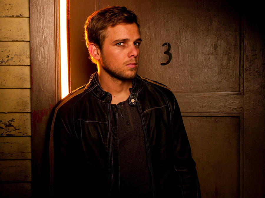 Max Thieriot In Bates Motel Wallpaper