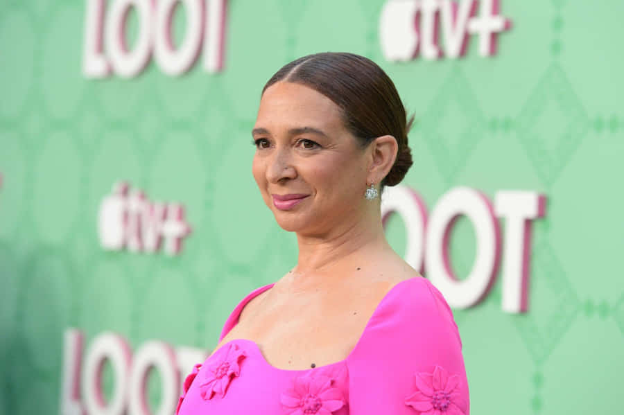 Maya Rudolph Loot Apple Tv Comedy Premiere Wallpaper