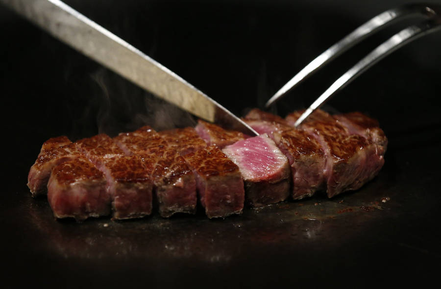 Medium Rare Freshly Cooked Kobe Beef Wallpaper