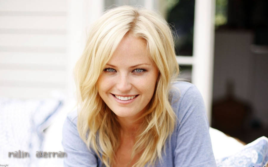 Mesmerizing Blue Eyes Of Malin Akerman Wallpaper