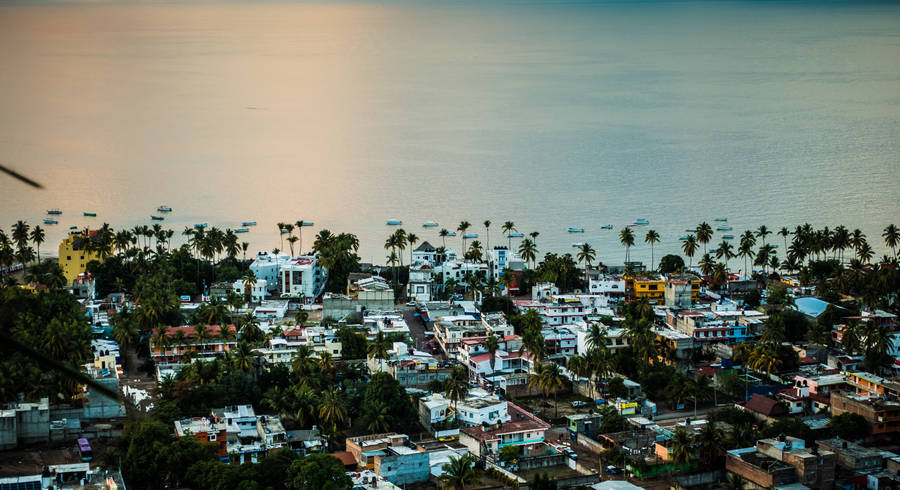 Mexico Buildings Near Ocean Resort Shore Wallpaper