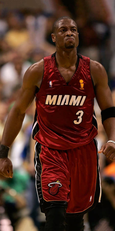 Miami Heat Dwyane Wade Fierce In Red Jersey Wallpaper