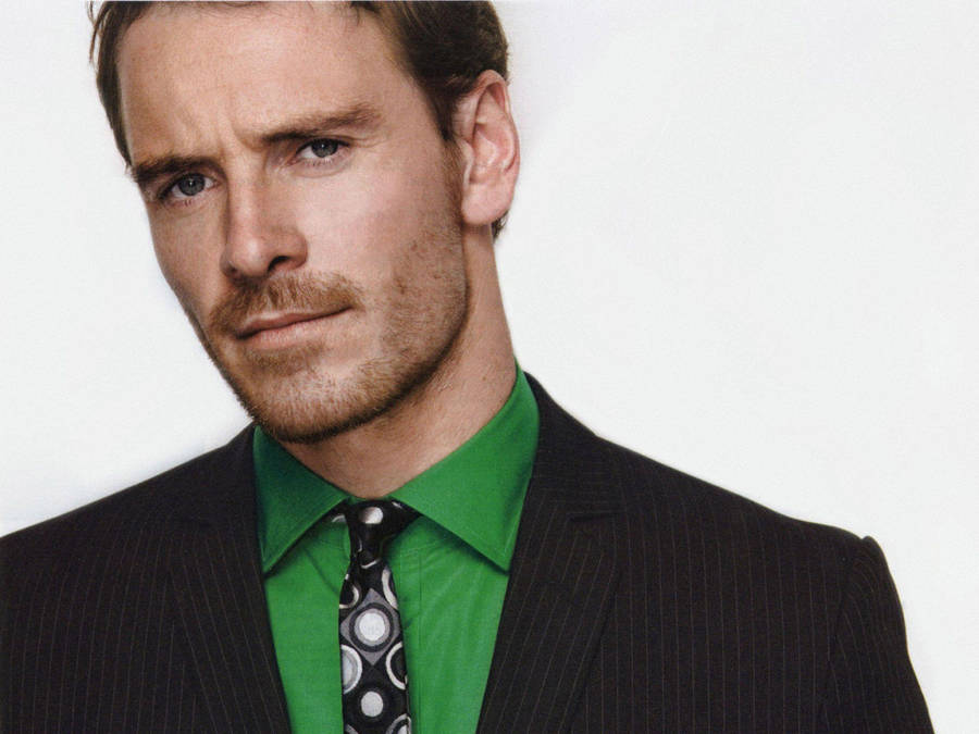 Michael Fassbender In Green Wallpaper