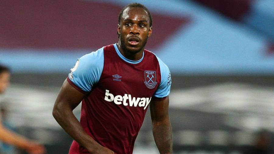 Michail Antonio Playing For West Ham Wallpaper