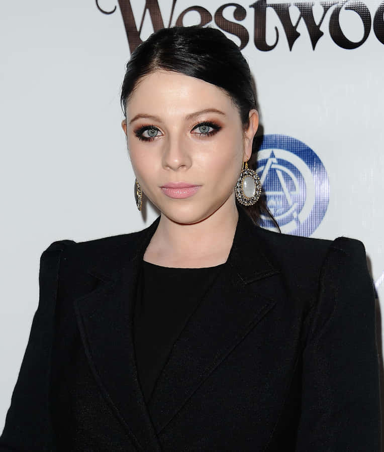 Michelle Trachtenberg Portrait Wallpaper