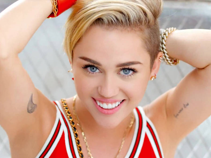 Miley Cyrus 23 Music Video Wallpaper