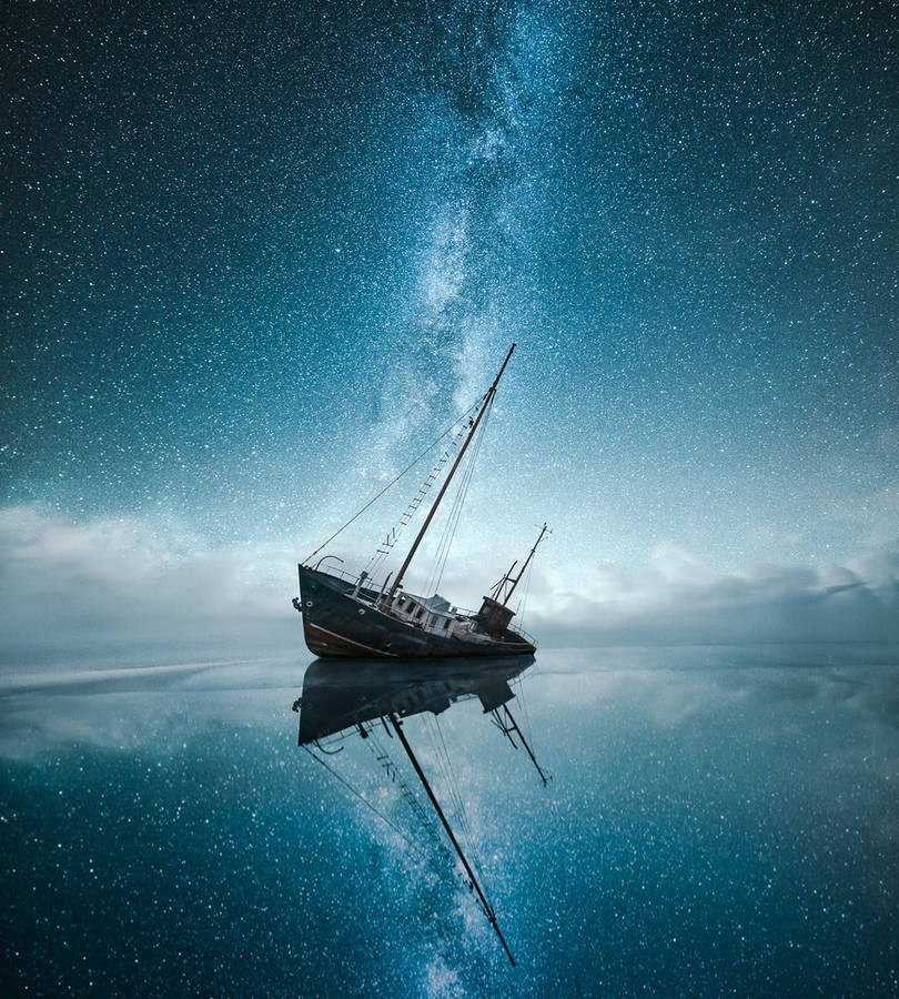 Milky Way Galaxy Sea Wallpaper