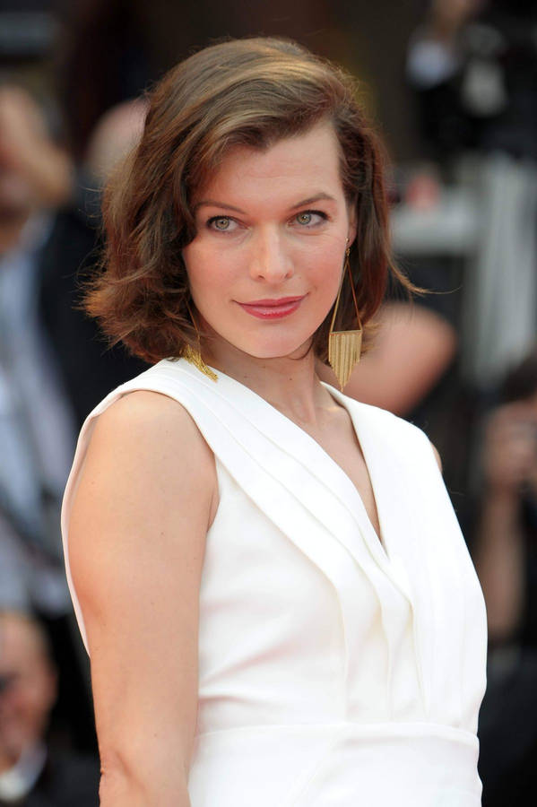 Milla Jovovich Actress Model Public Event Wallpaper