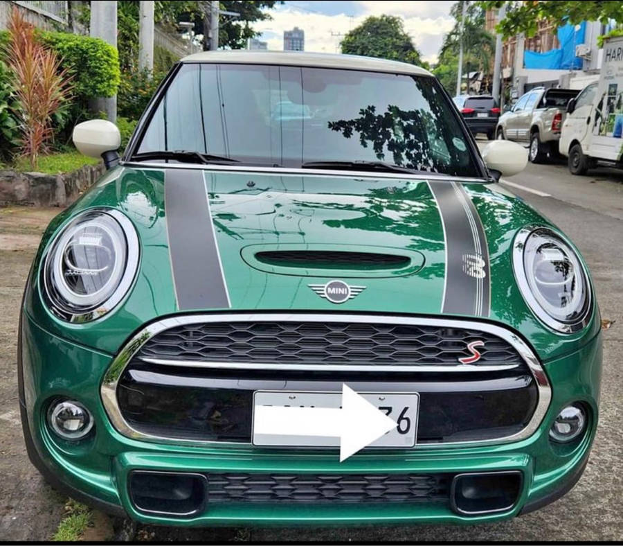 Mini Green And Black Front View Wallpaper