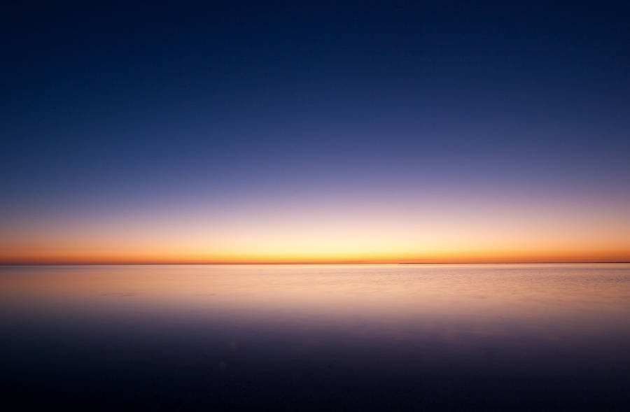 Minimalist Sunrise Horizon View Wallpaper