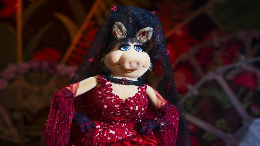 Miss Piggy In A Stellar Performance During An Opera Scene In Muppets Most Wanted. Wallpaper