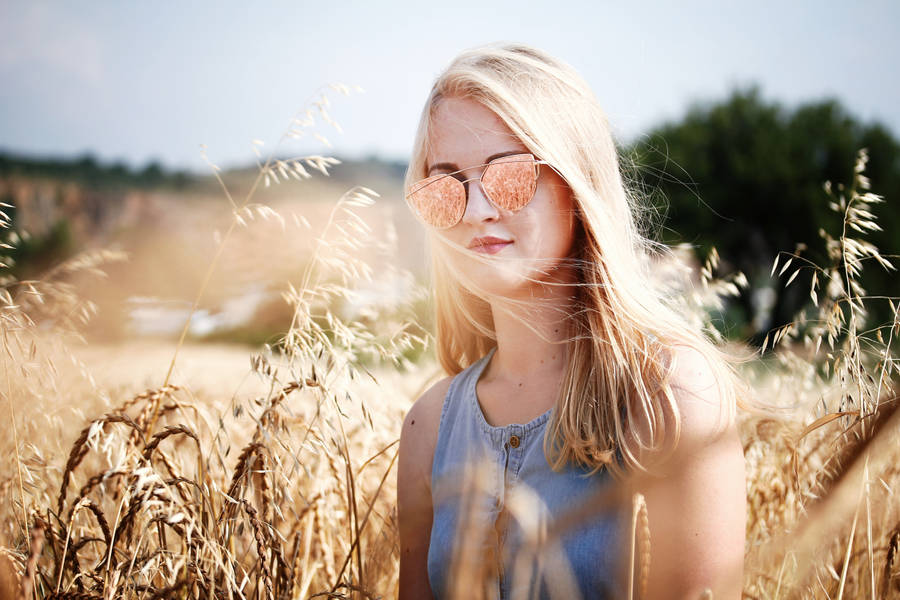 Model In Wheat Field Wallpaper