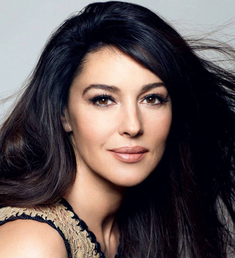 Monica Bellucci Natural Beauty Wallpaper