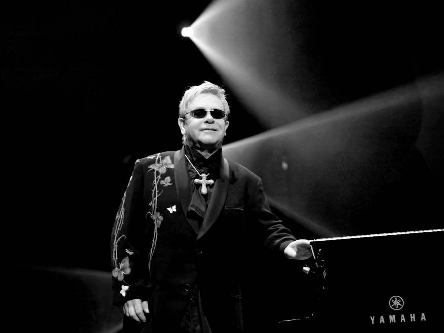 Monochrome Elton John Glam Concert Wallpaper