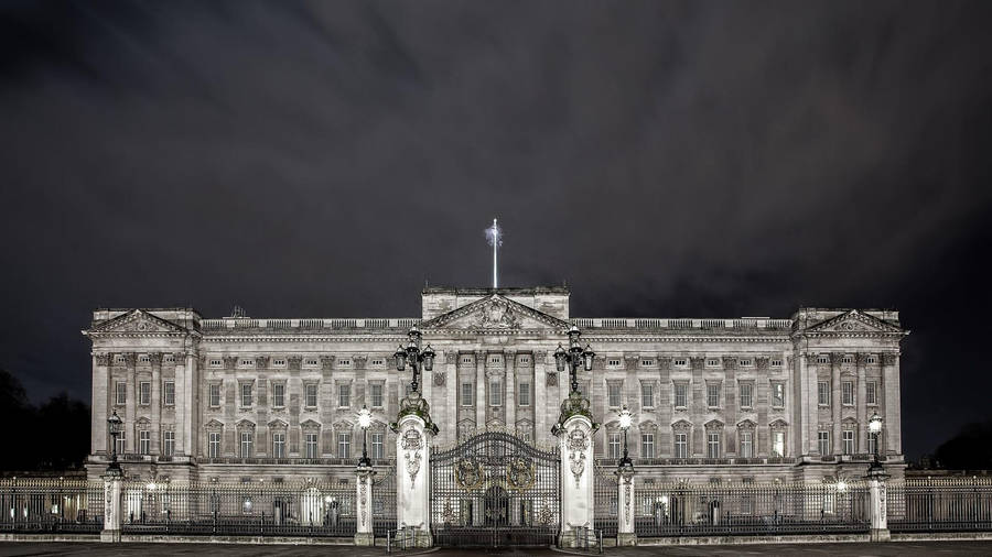 Monochrome Magic At Buckingham Palace Wallpaper