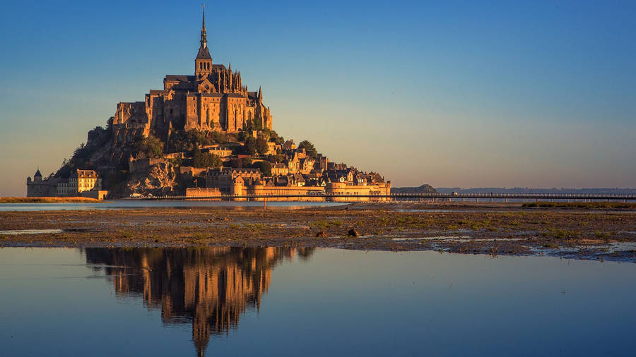 Mont Saint Michel Clear Sky Wallpaper