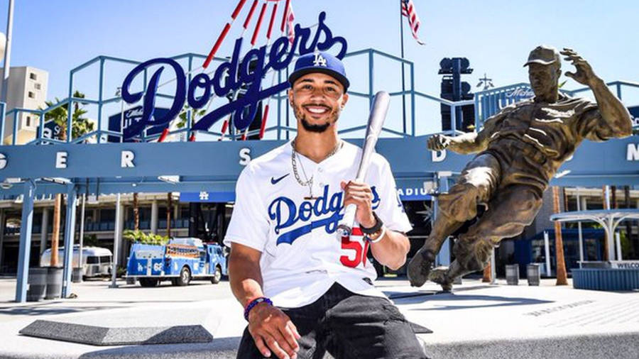 Mookie Betts In Dodgers Wallpaper