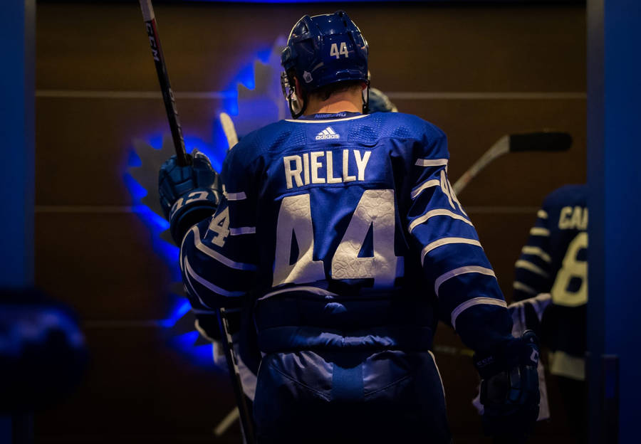 Morgan Rielly Facing Backward Wallpaper