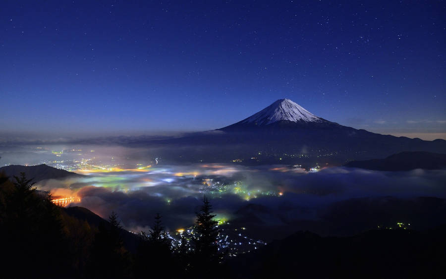 Mount Fuji In Fujinomiya City Wallpaper