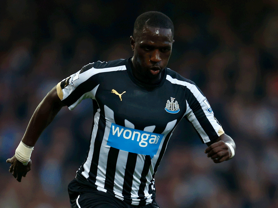 Moussa Sissoko In Action During A Football Match Wallpaper