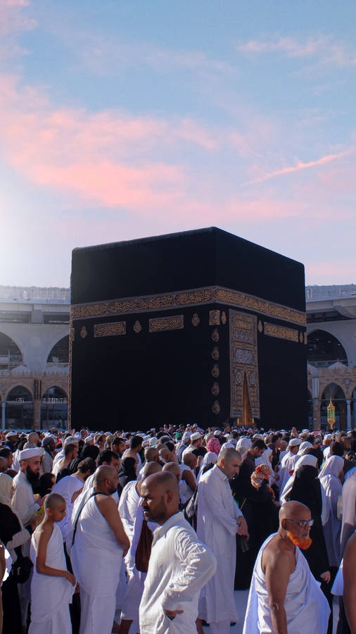 Muslims Assemble Around Kaaba Wallpaper