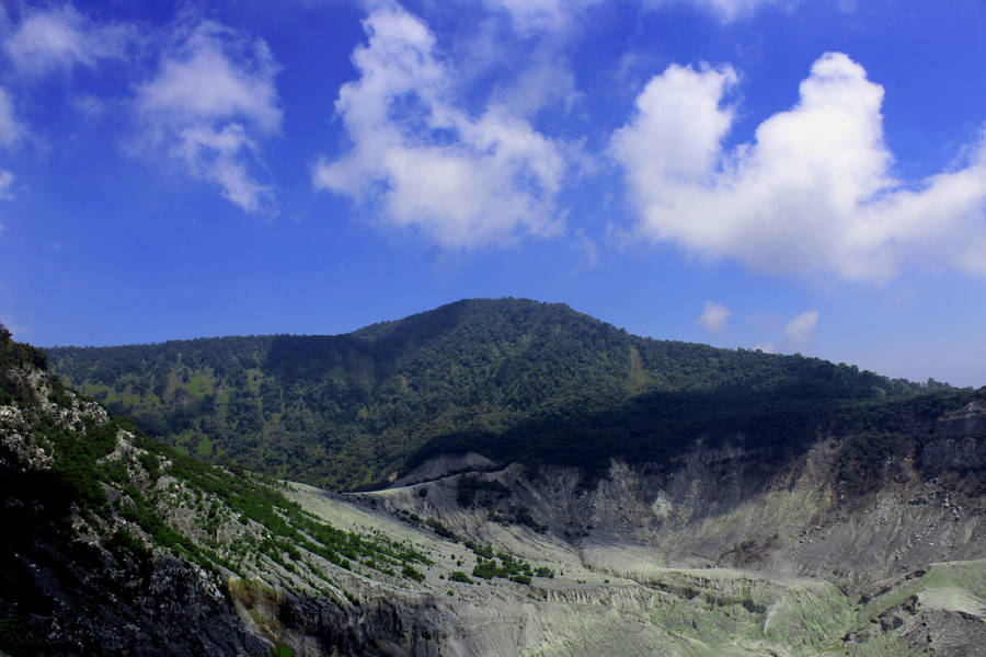 Mystifying Beauty Of Tangkuban Perahu, Bandung Wallpaper