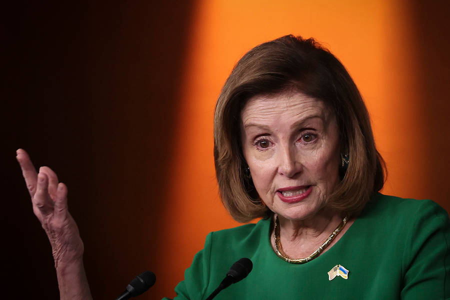 Nancy Pelosi In Green Clothing Wallpaper