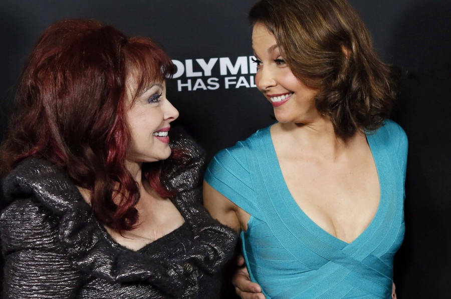 Naomi Judd And Ashley Judd Wallpaper