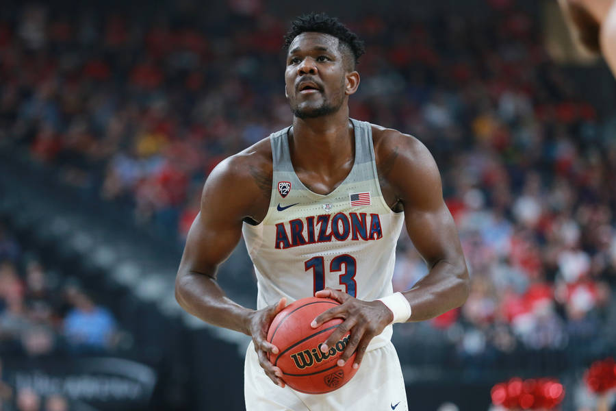 Ncaa Basketball League Deandre Ayton Arizona Widcats Wallpaper