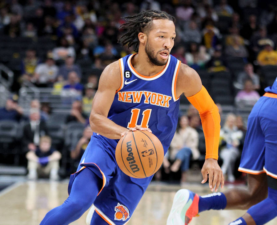 New York Knicks Guard Number 11 Jalen Brunson Wallpaper