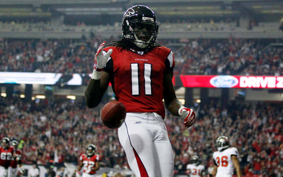 Nfl Superstar Julio Jones Making A Catch Wallpaper