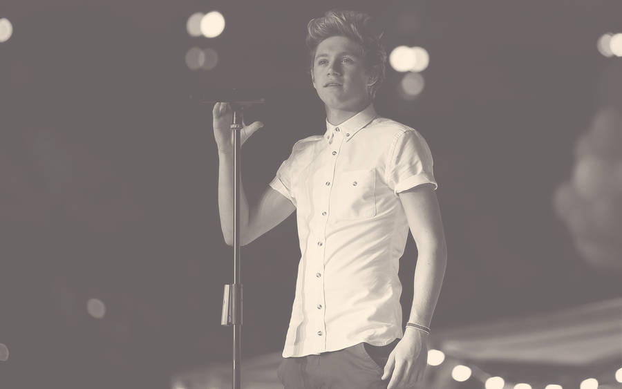 Niall Horan Buttoned Shirt Concert Wallpaper